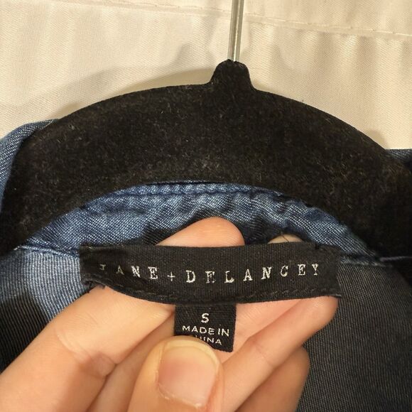 Jane Delancey Chambray Blouse Women Small Blue Button Up Long Sleeve Lightweight - Picture 4 of 12